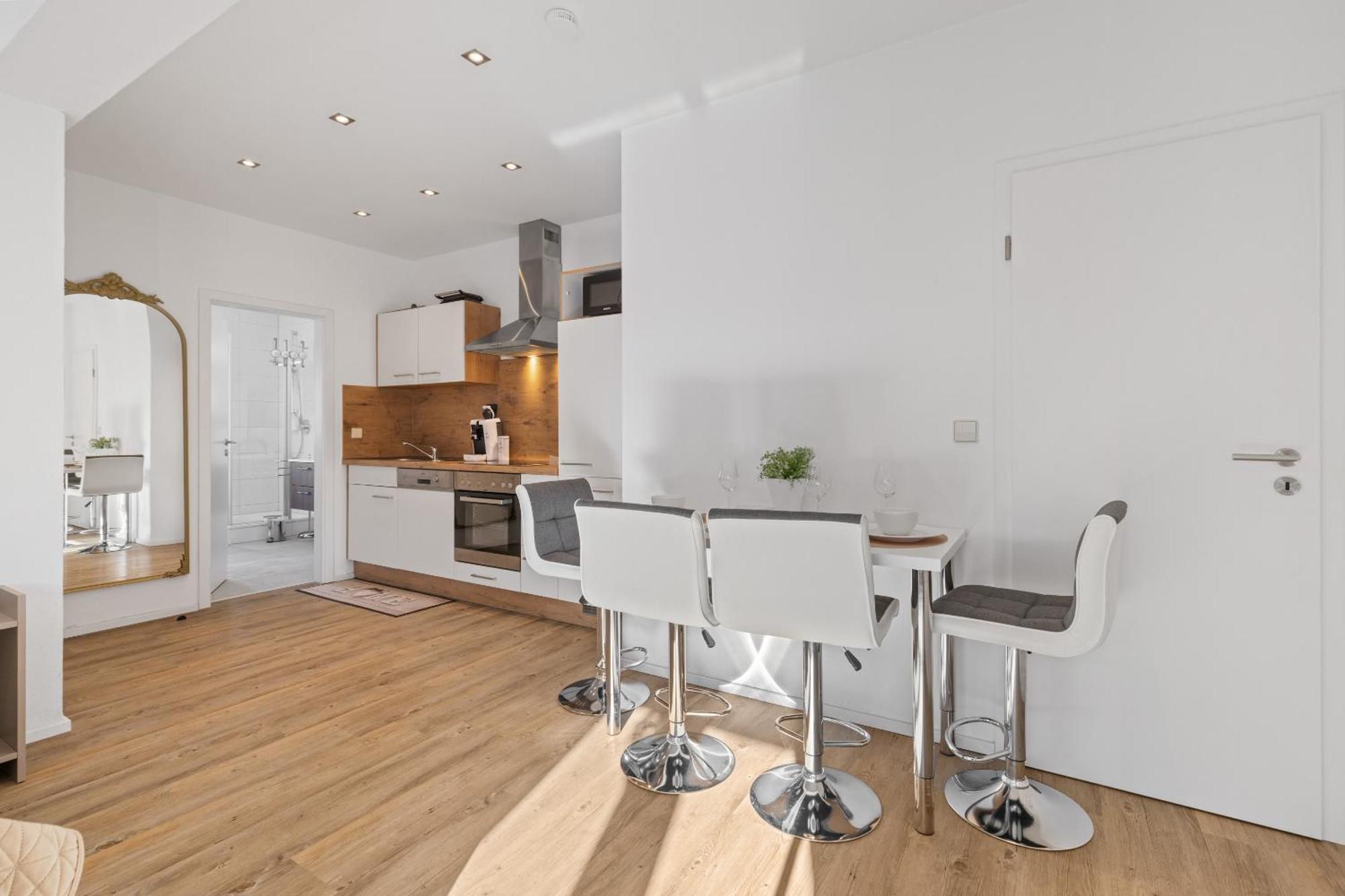 Goldcream Suites - Modern - Netflix - Free Parking Günzburg Екстериор снимка